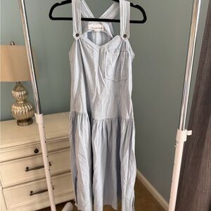 Light Blue Sleeveless Dress with Pocket